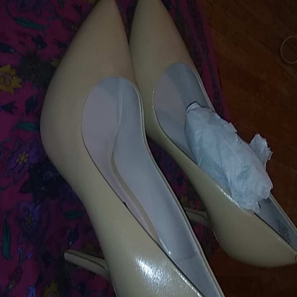 Nine West pumps